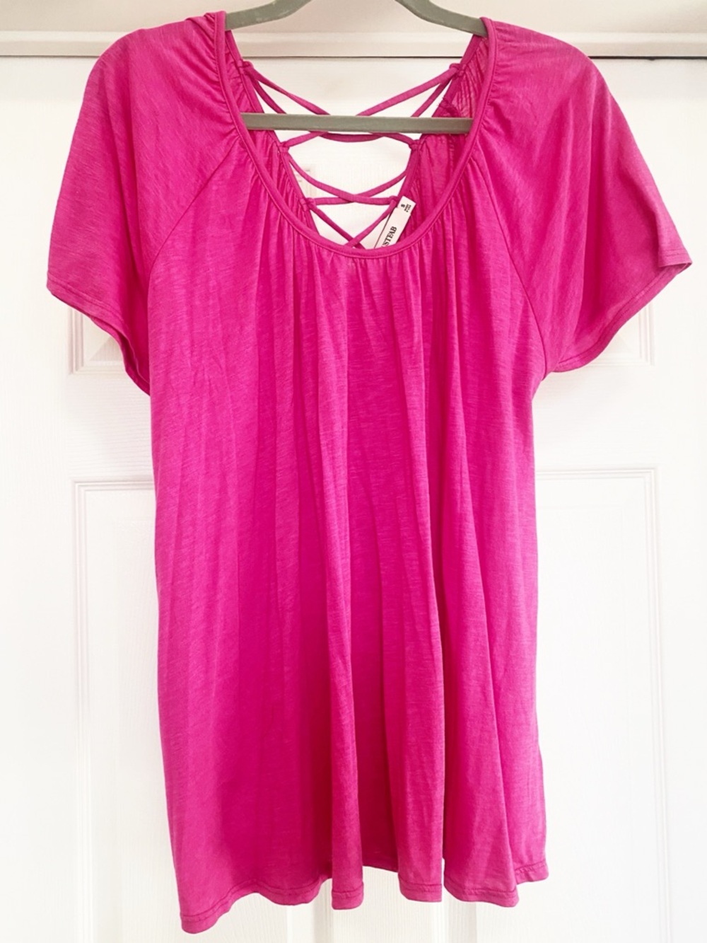 NWT JustFab Crisscross Back Short Sleeve Tunic Top in Hot Pink Size Small